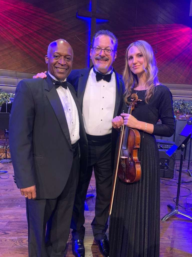 Live violin at a wedding or event (3)