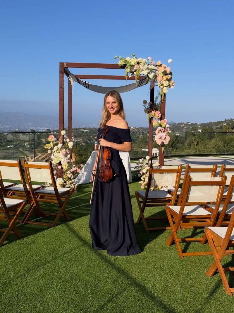 Live violin at a wedding or event (73)